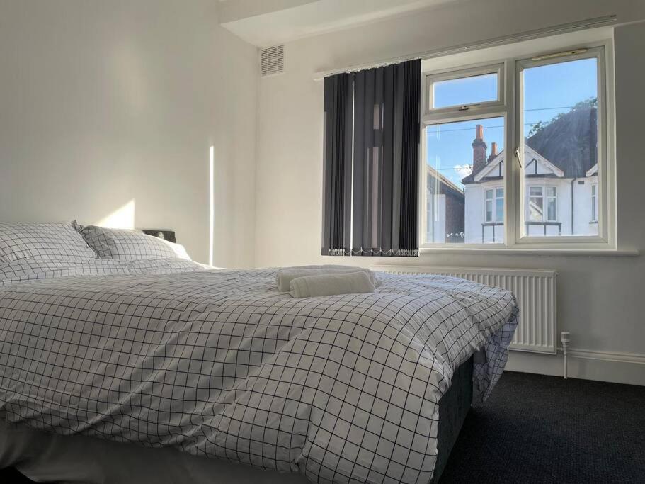 5 Bed 5Mins From Wembley Stadium Londra Exterior foto